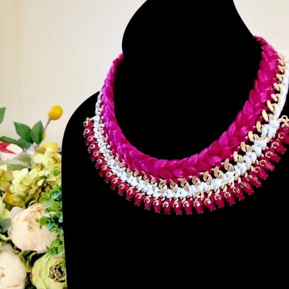Ann taylor LOFT Neon Magenta Gold Crystal Link Braided Fringe Necklace NWT 49 - Picture 3 of 4